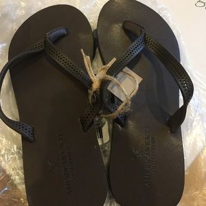 NWT American Eagle flip flops brown size 6